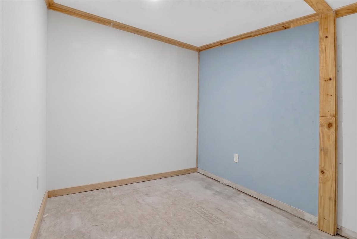 4/2.5 HOME UNDER CONTRACT BEFORE HITTING THE MARKET! photo 4