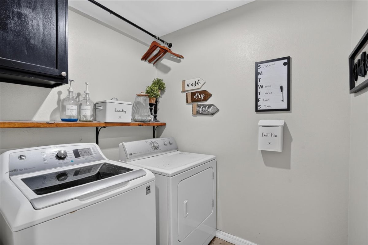 4/2.5 HOME UNDER CONTRACT BEFORE HITTING THE MARKET! photo 9