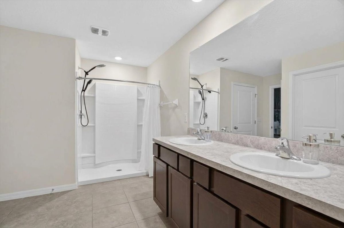 4/2.5 HOME UNDER CONTRACT BEFORE HITTING THE MARKET! photo 11